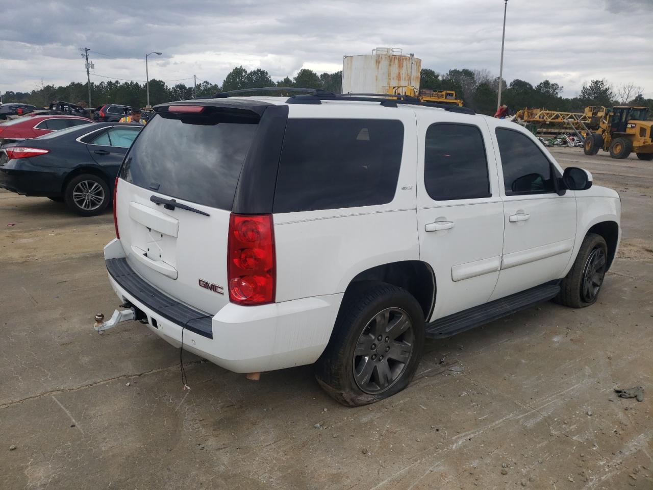 Photo 4 from auction – 2008 GMC YUKON with VIN 1GKFC13048R111441