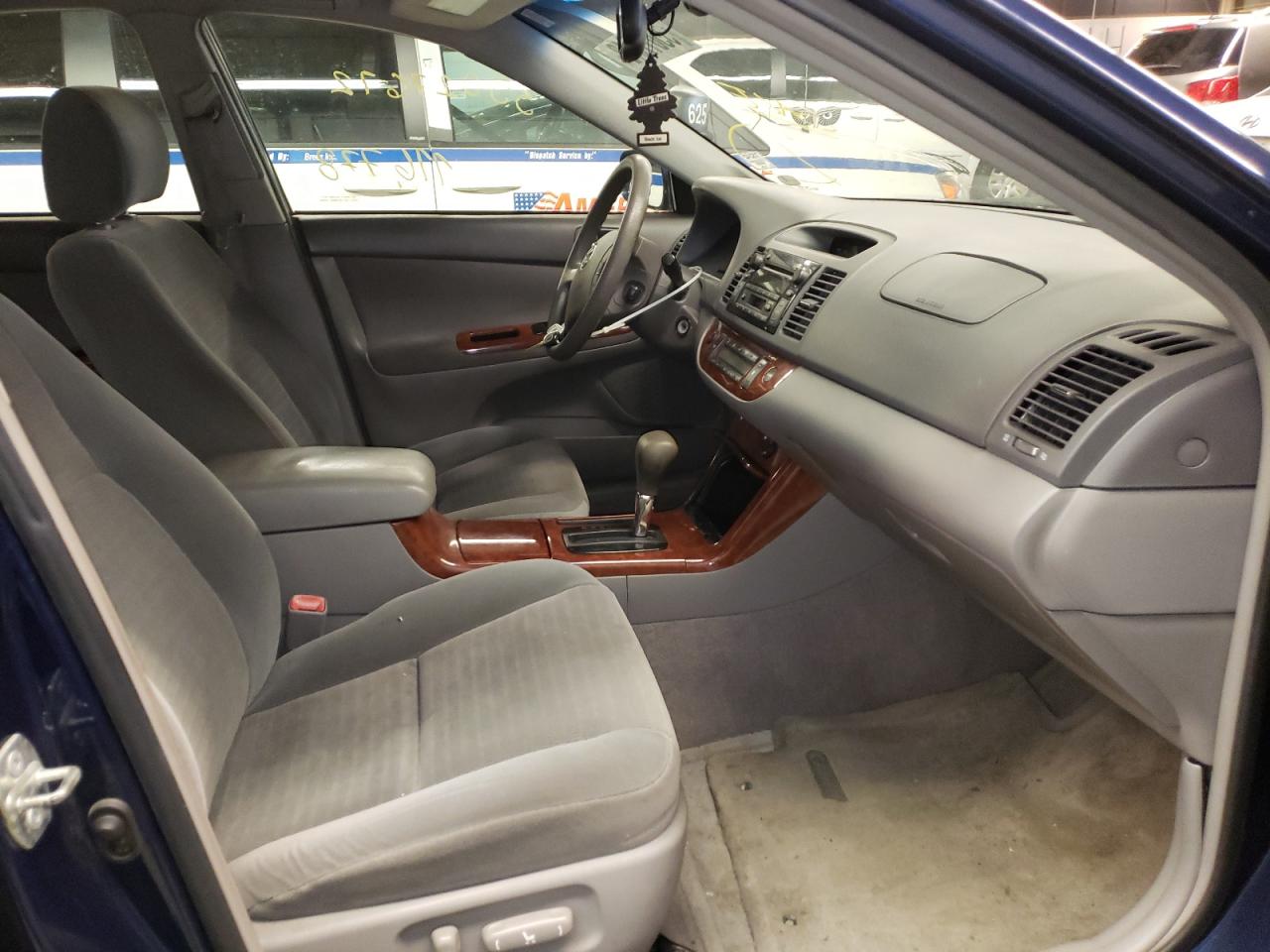 Photo 5 from auction – 2005 TOYOTA CAMRY LE with VIN 4T1BE32K65U382086