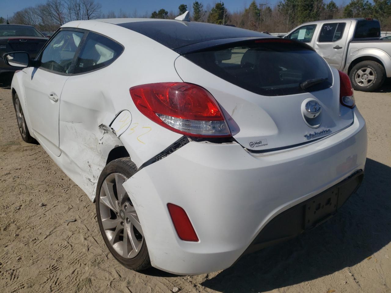 Photo 3 from auction – 2017 HYUNDAI VELOSTER with VIN KMHTC6AD5HU310735