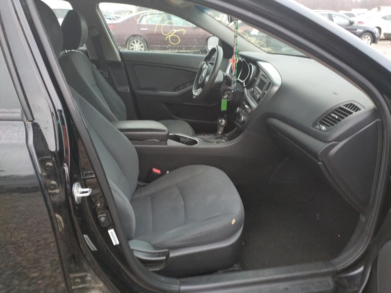 Photo 5 from auction – 2015 KIA OPTIMA with VIN 5XXGM4A72FG396767