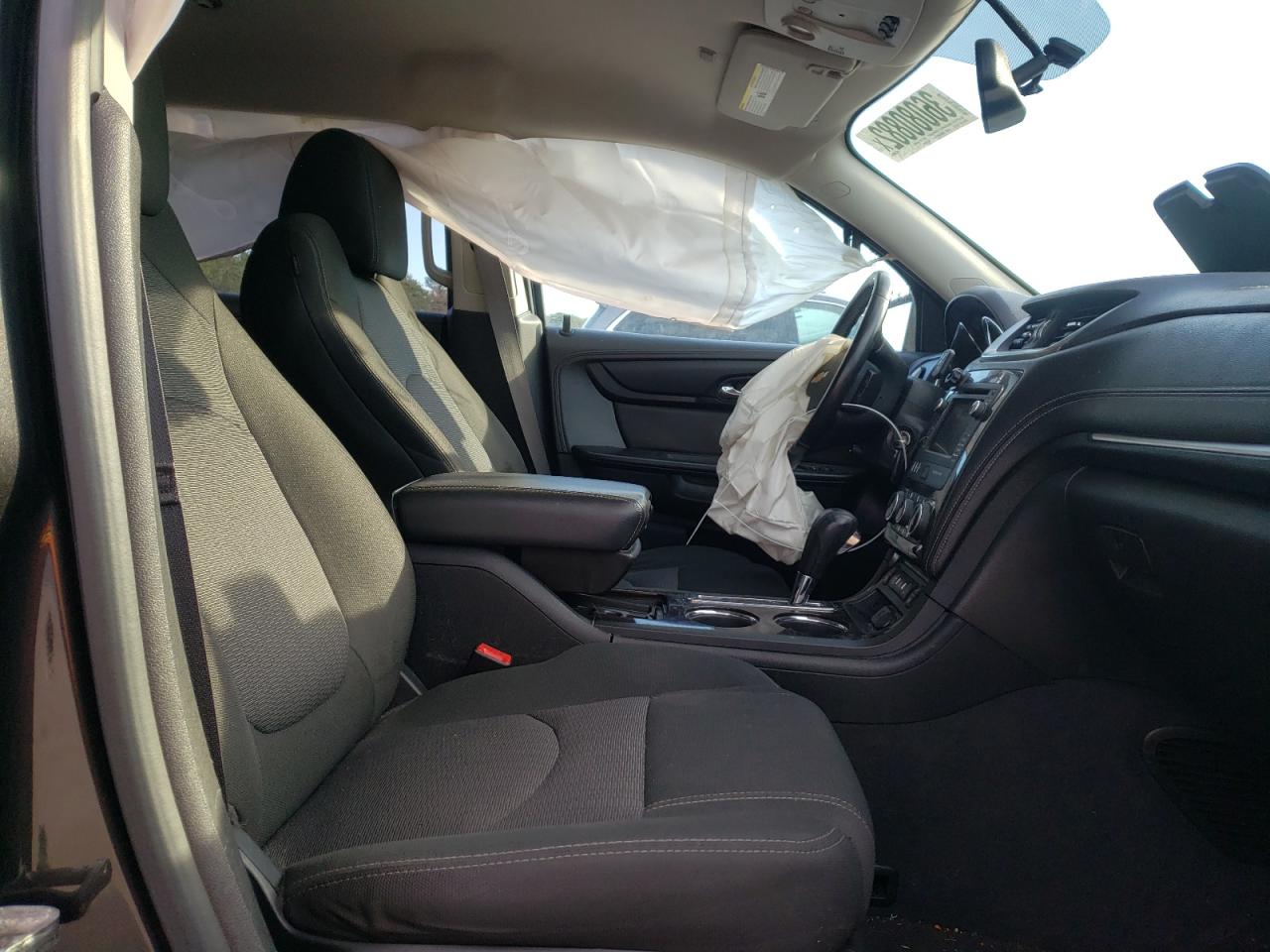 Photo 5 from auction – 2015 CHEVROLET TRAVERSE L with VIN 1GNKVHKD3FJ269791