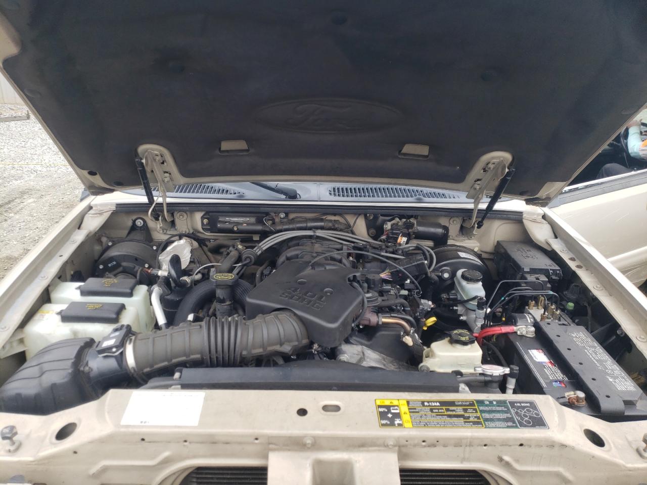 Photo 7 from auction – 2005 FORD EXPLORER S with VIN 1FMZU67K55UB60294