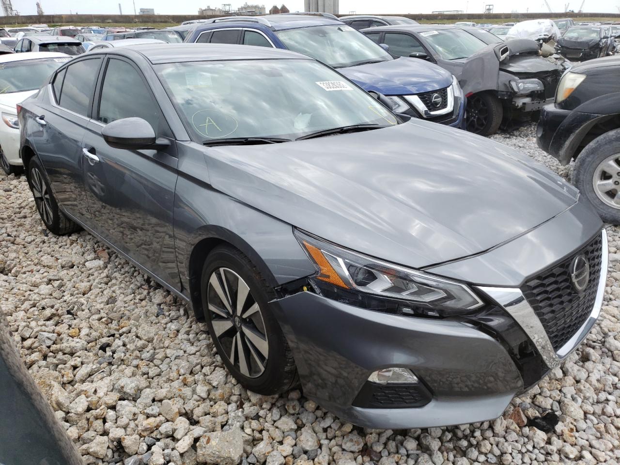 NISSAN ALTIMA 2021 with VIN 1N4BL4DVXMN382615 - Photo from auction