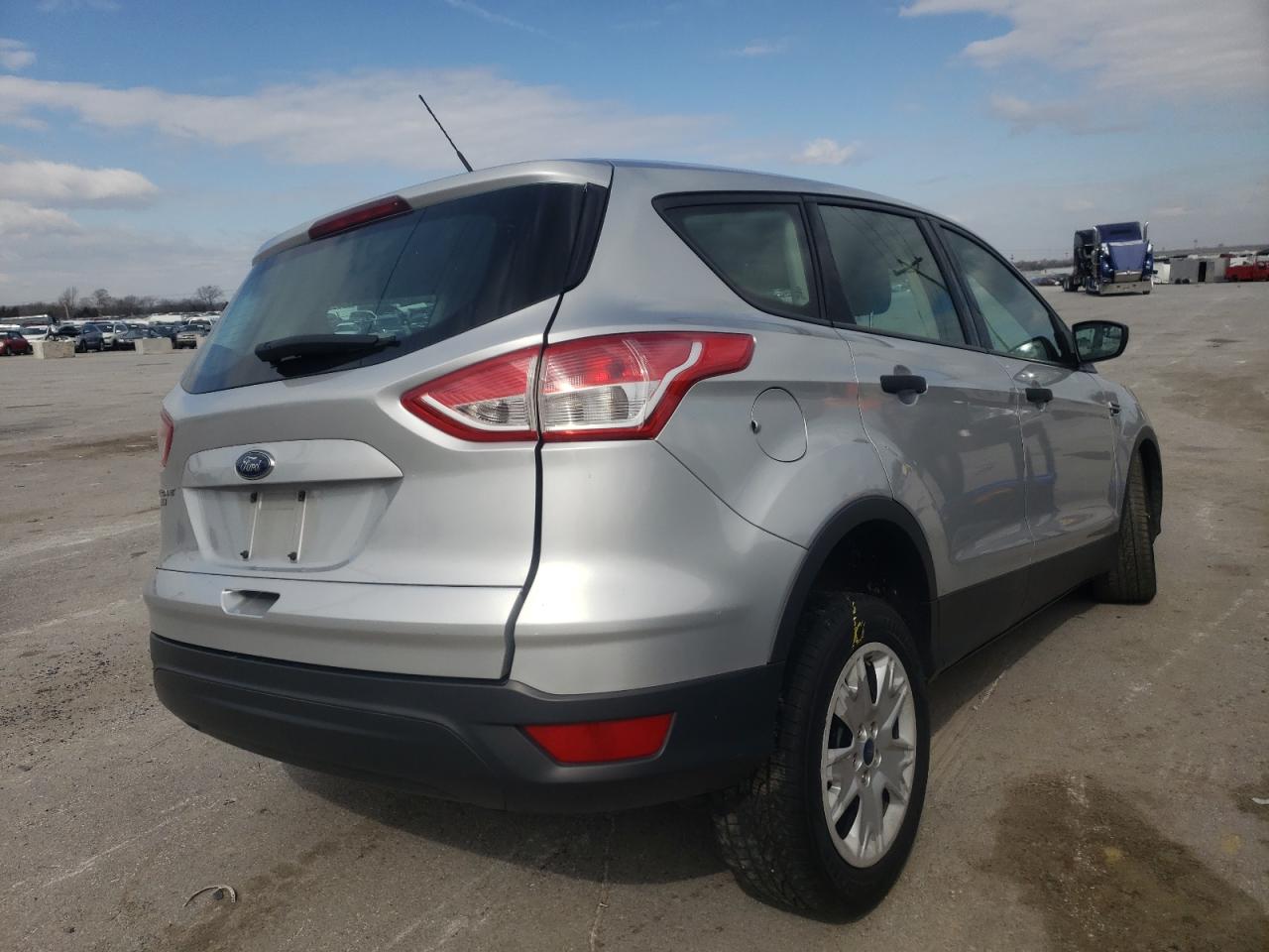 Photo 4 from auction – 2013 FORD ESCAPE S with VIN 1FMCU0F72DUA91000