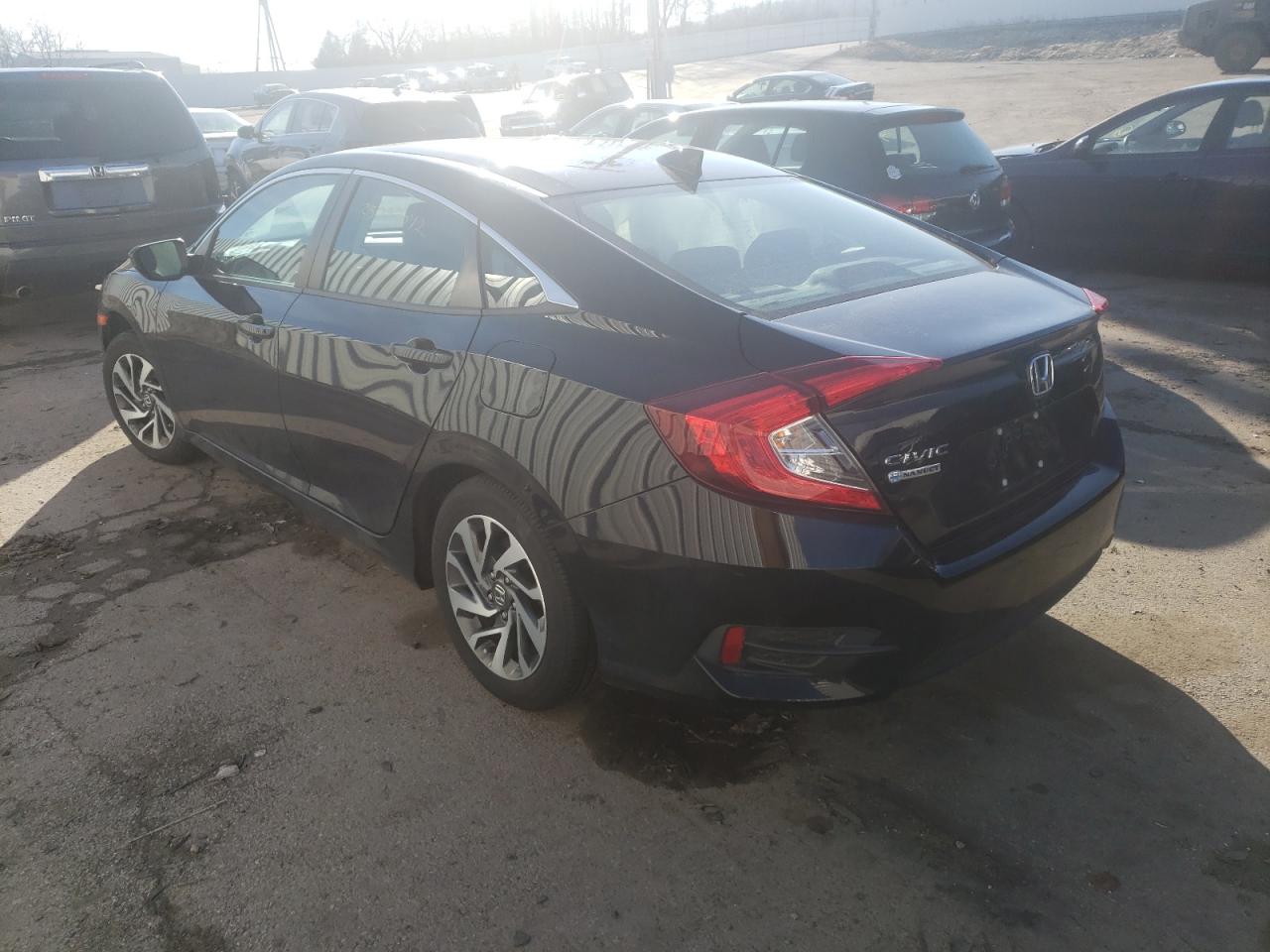 صورة رقم 3 من المزاد - 2017 HONDA CIVIC EX مع VIN 19XFC2F89HE222730