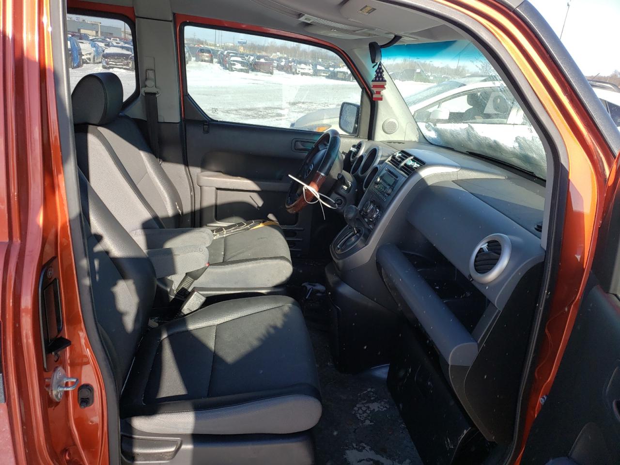 Photo 5 from auction – 2004 HONDA ELEMENT EX with VIN 5J6YH18504L014738