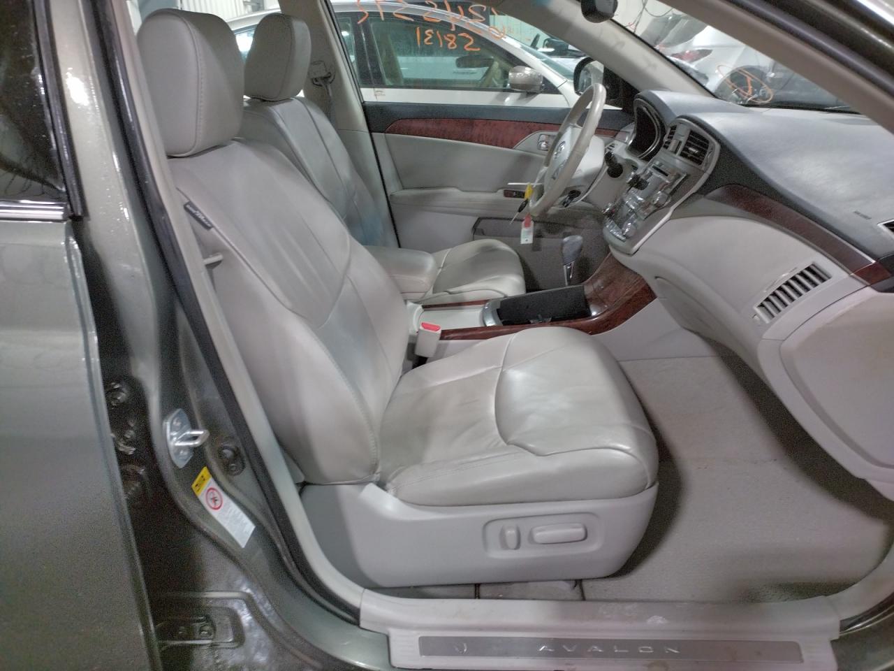 Photo 5 from auction – 2012 TOYOTA AVALON BAS with VIN 4T1BK3DB6CU457324