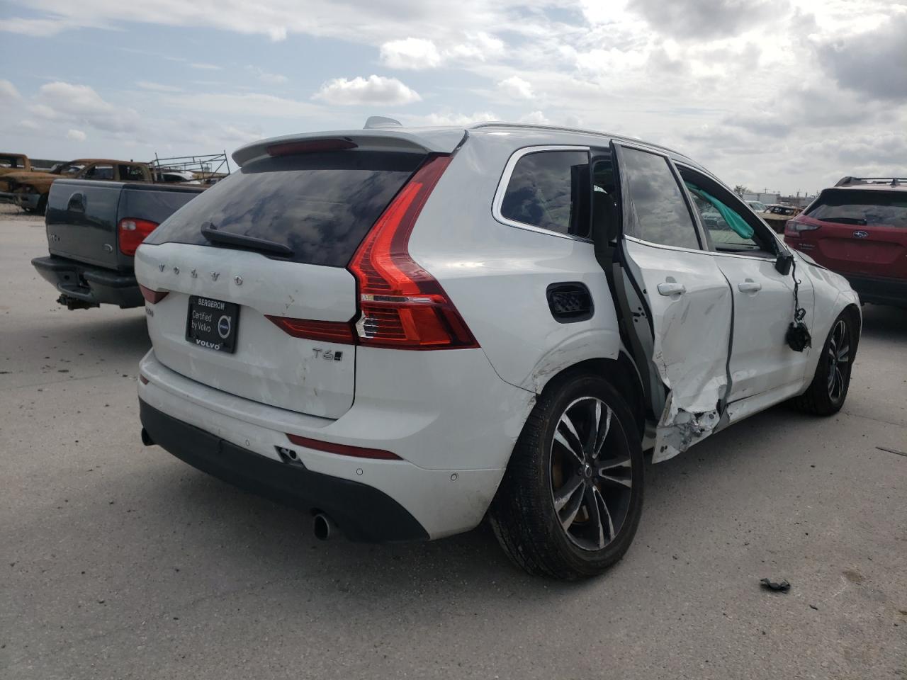 Photo 4 from auction – 2018 VOLVO XC60 T6 with VIN LYVA22RK7JB082599