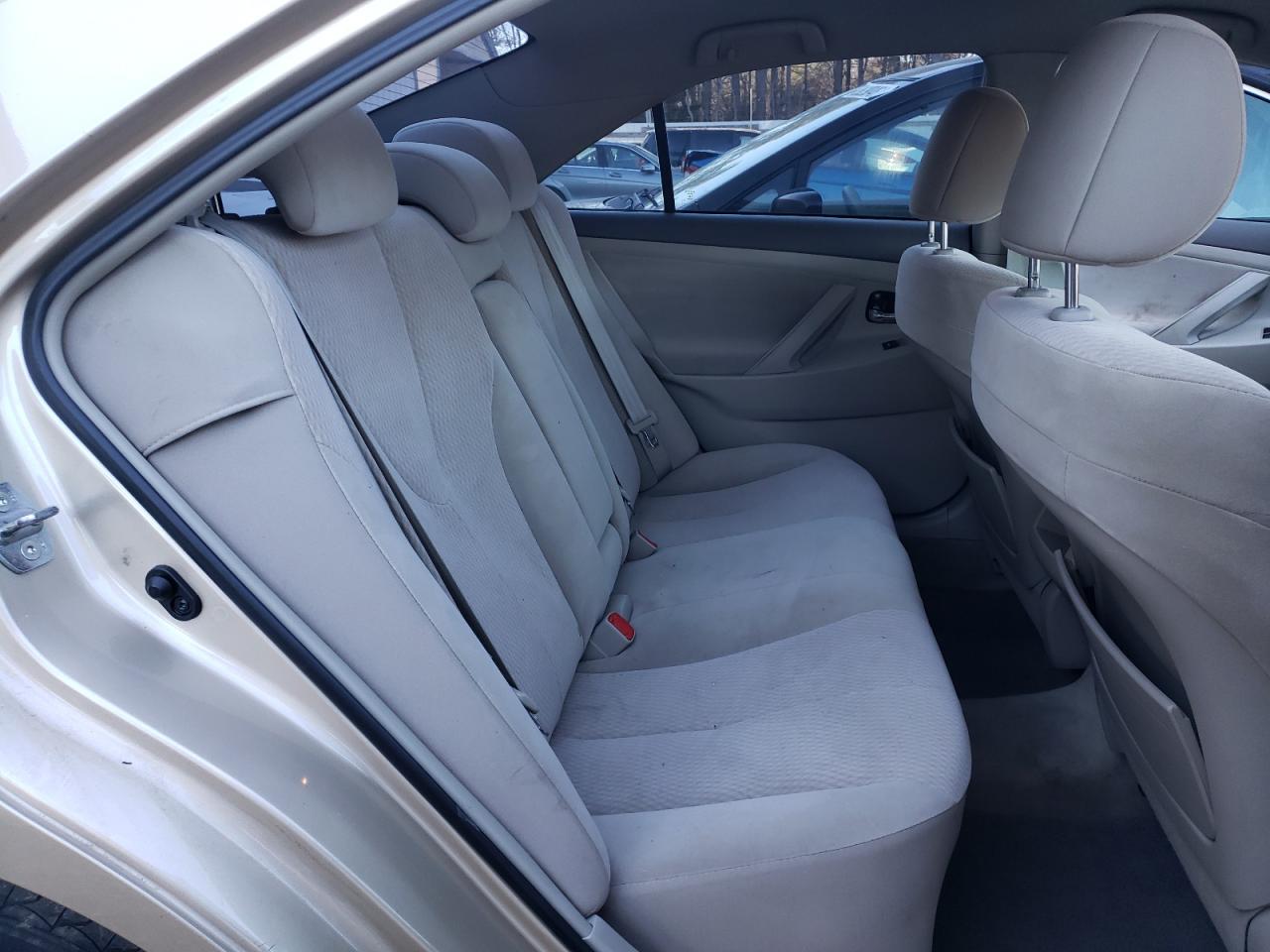 Zdjęcie 6 z aukcji – 2011 TOYOTA CAMRY BASE z VIN 4T1BF3EK6BU218017