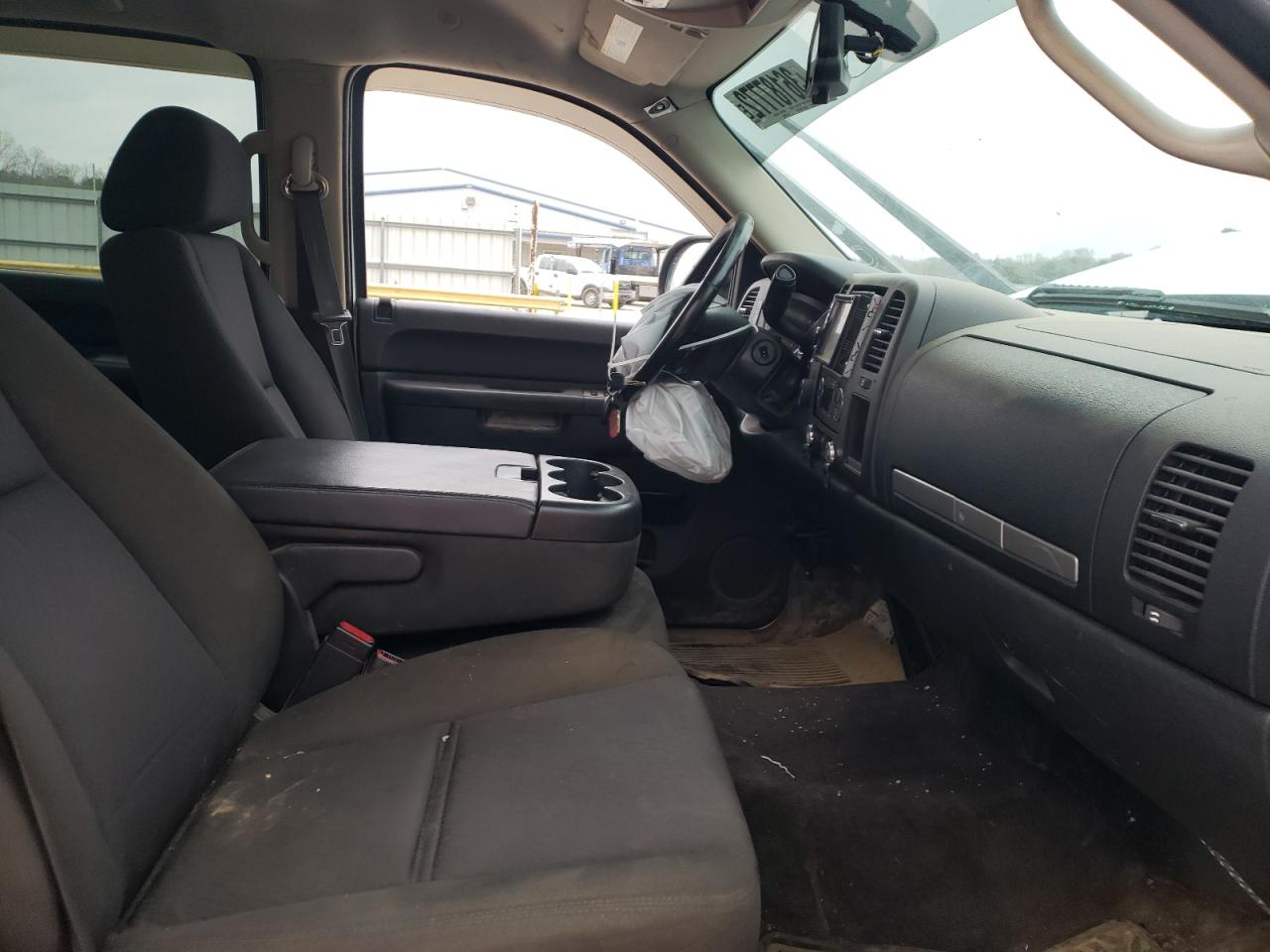 Photo 5 from auction – 2011 CHEVROLET SILVERADO with VIN 3GCPKSE39BG228858