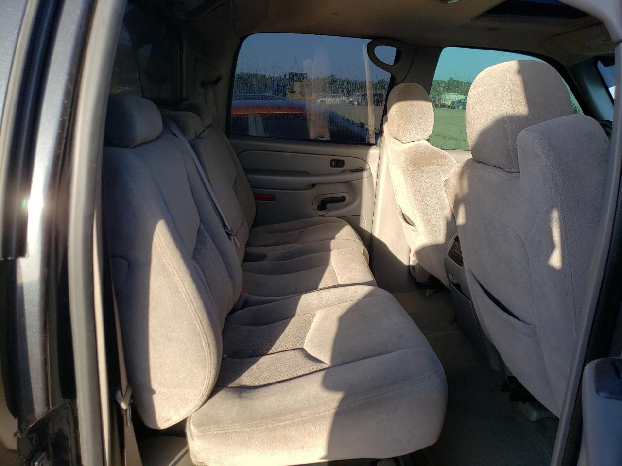 Photo 6 from auction – 2005 CHEVROLET AVALANCHE with VIN 3GNEC12ZX5G233568
