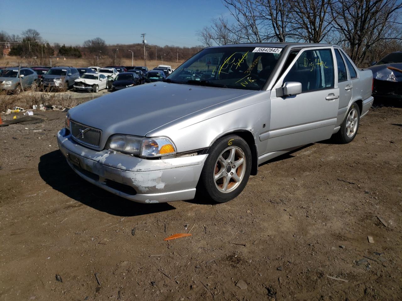 Photo 2 from auction – 2000 VOLVO S70 BASE with VIN YV1LS61J9Y2657326