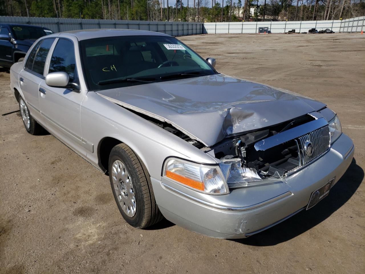 Photo 1 from auction – 2004 MERCURY GRAND MARQ with VIN 2MEFM74W34X632583