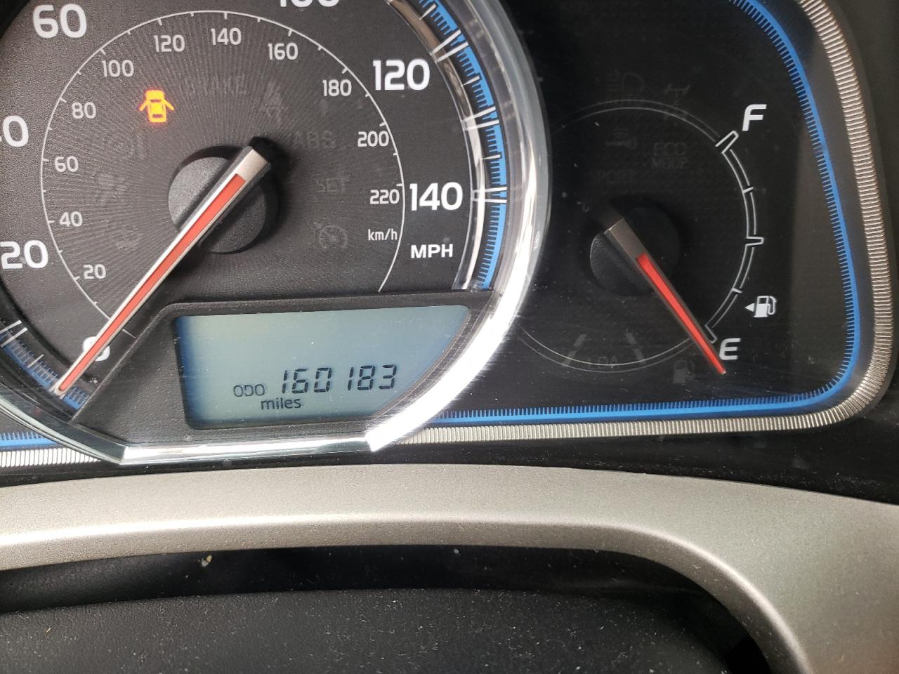 Photo 8 from auction – 2015 TOYOTA RAV4 LIMIT with VIN 2T3DFREV2FW243774