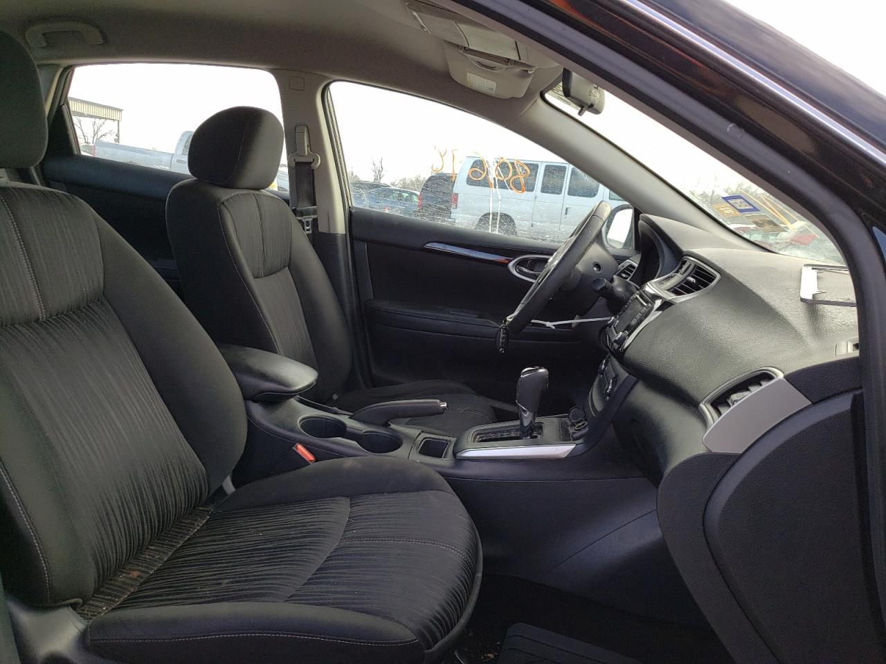 Photo 5 from auction – 2017 NISSAN SENTRA S with VIN 3N1AB7AP1HL707354