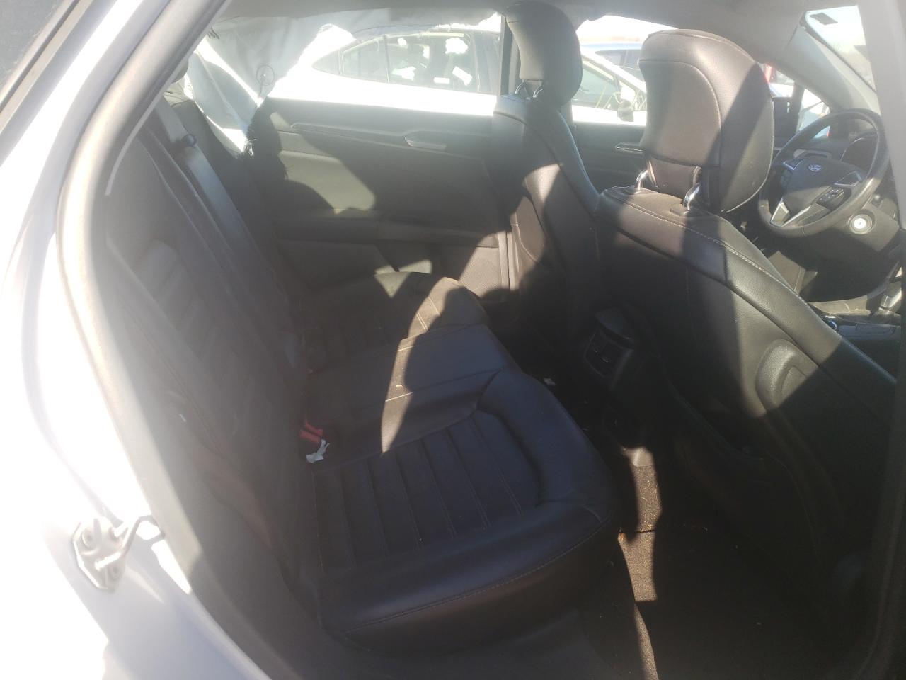 Photo 6 from auction – 2014 FORD FUSION SE with VIN 3FA6P0HDXER250842