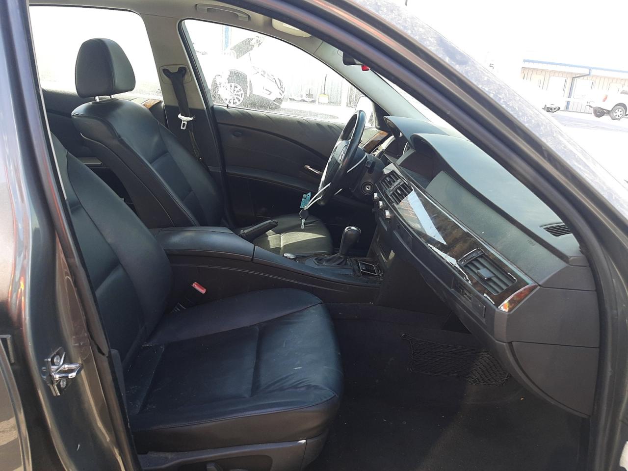 Photo 5 from auction – 2006 BMW 525 I with VIN WBANE53526CK84408