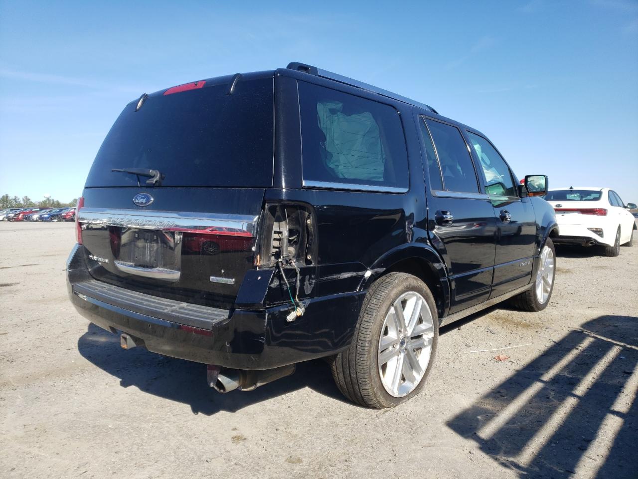 Photo 4 from auction – 2017 FORD EXPEDITION with VIN 1FMJU1MT6HEA62984