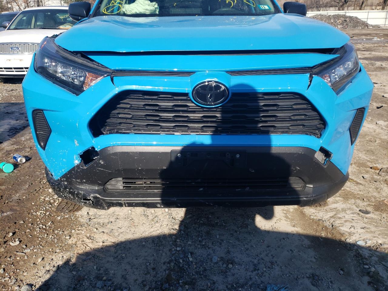 Photo 9 from auction – 2019 TOYOTA RAV4 LE with VIN JTMF1RFVXKD504842