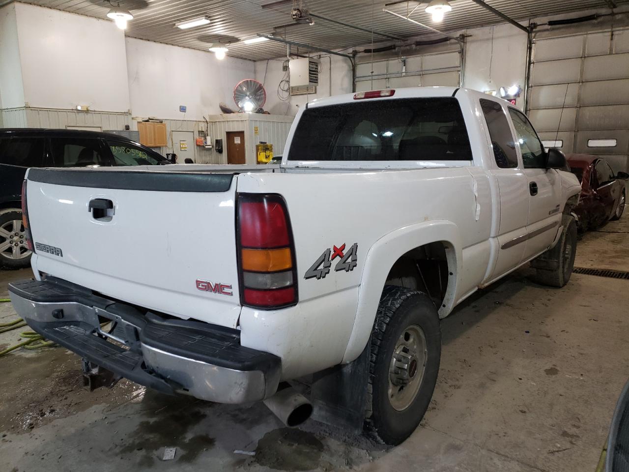 Photo 4 from auction – 2004 GMC SIERRA K25 with VIN 1GTHK29224E391254