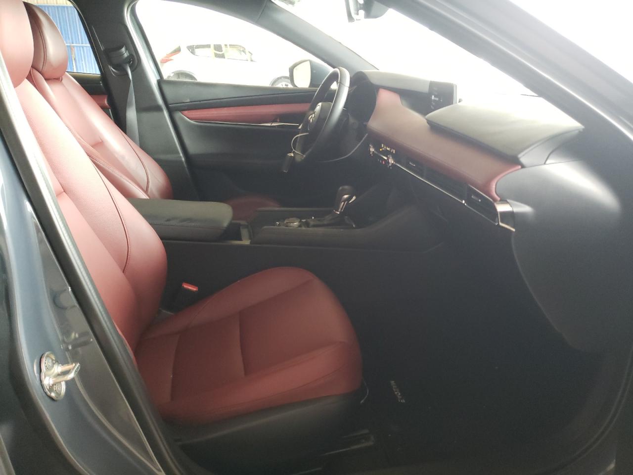 Photo 5 from auction – 2021 MAZDA 3 PREMIUM with VIN JM1BPAML9M1306533