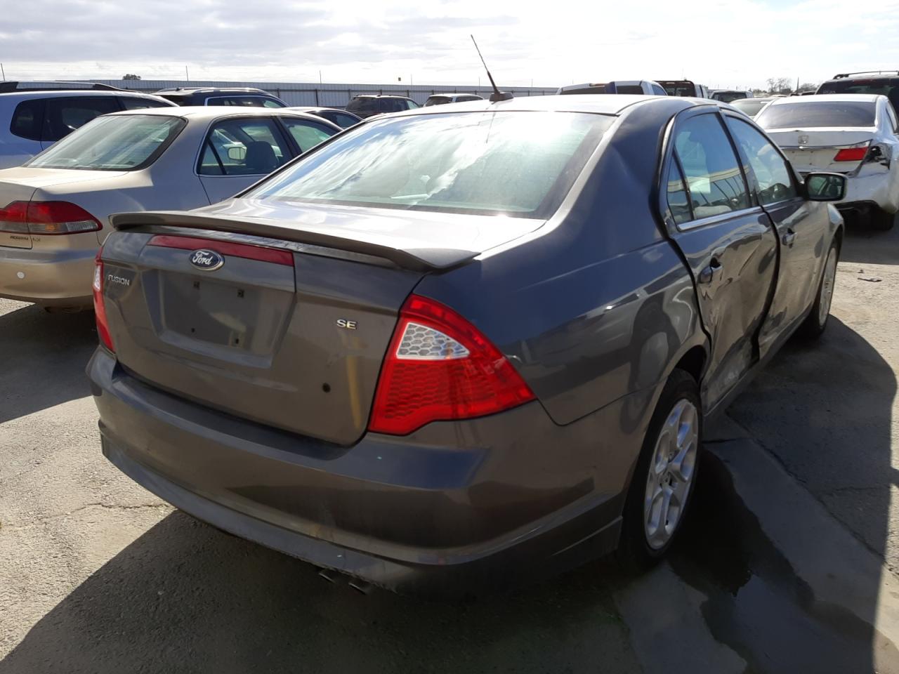 Photo 4 from auction – 2011 FORD FUSION SE with VIN 3FAHP0HA5BR178944