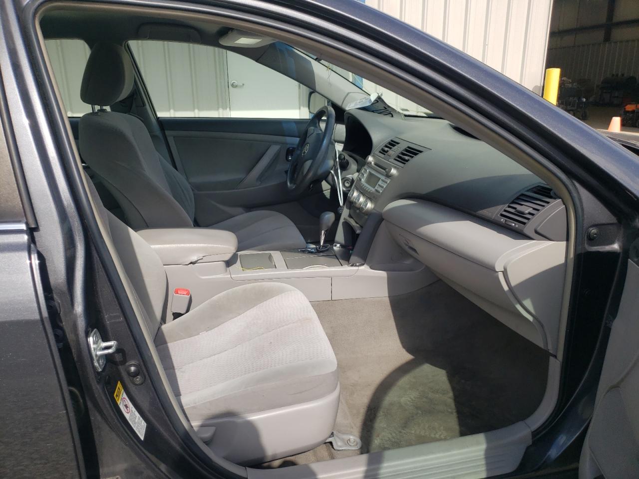 Photo 5 from auction – 2011 TOYOTA CAMRY BASE with VIN 4T1BF3EK5BU647441