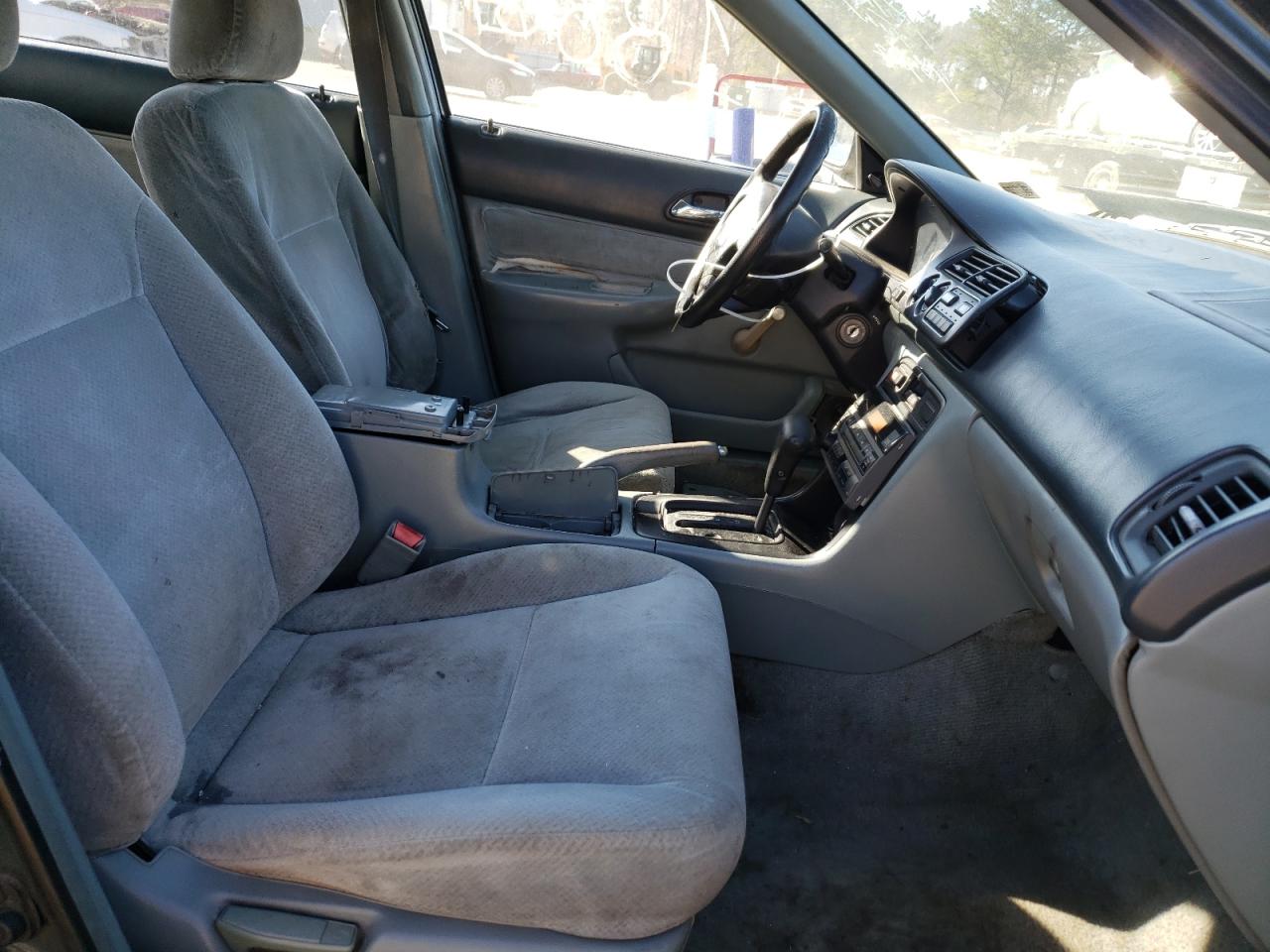 Photo 5 from auction – 1997 HONDA ACCORD with VIN 1HGCD5689VA173921