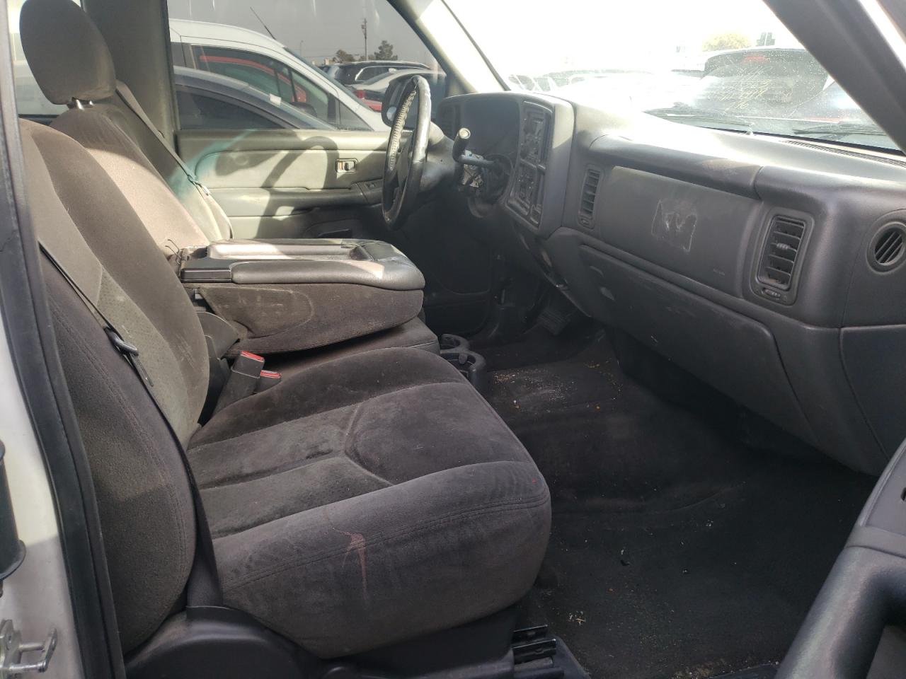Photo 5 from auction – 2006 CHEVROLET SILVERADO with VIN 1GCEC19V26Z135874
