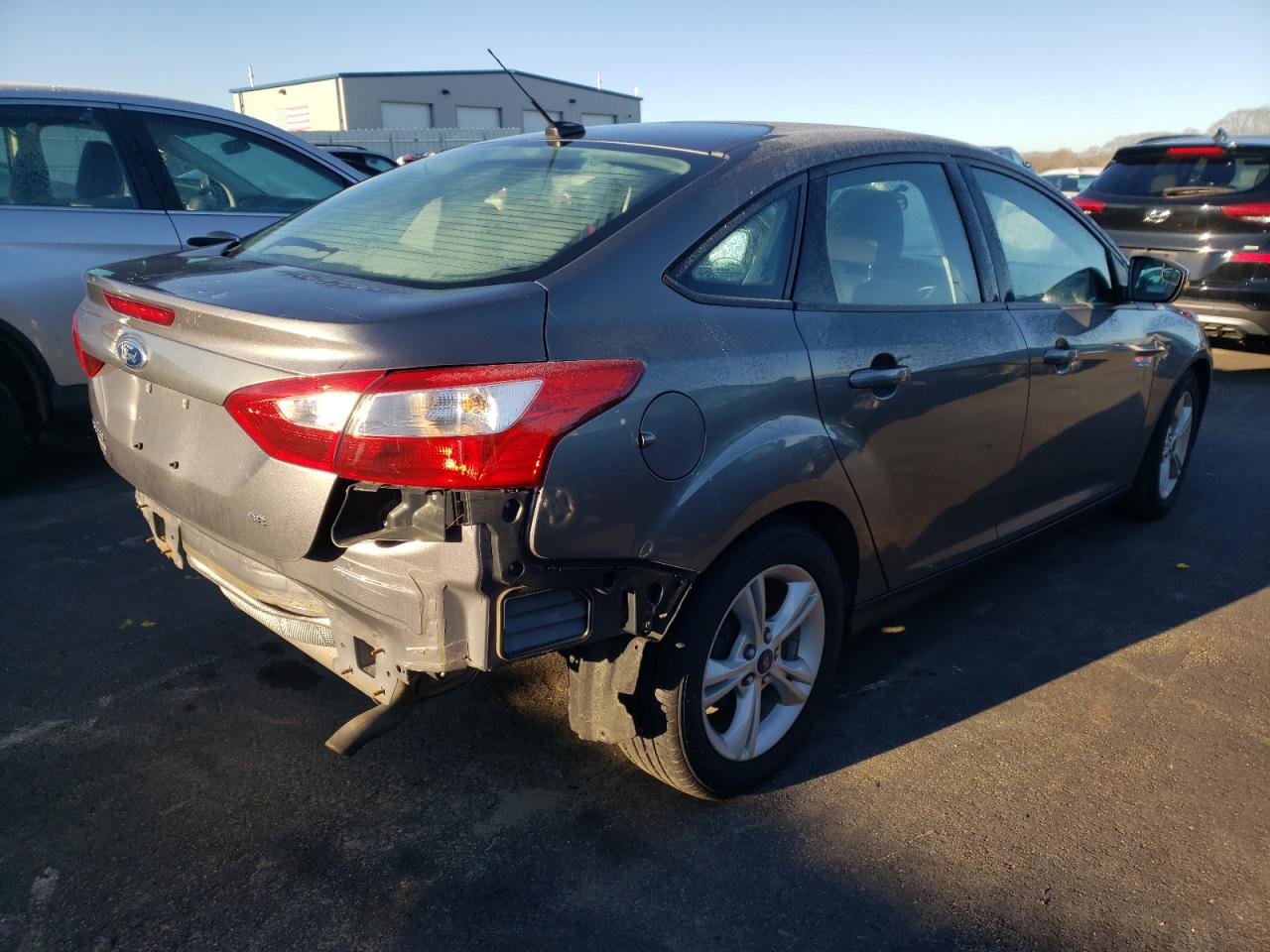 Photo 4 from auction – 2014 FORD FOCUS SE with VIN 1FADP3F26EL445748