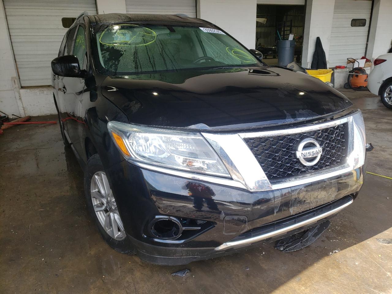 NISSAN PATHFINDER 2013 with VIN 5N1AR2MM8DC629928 - Photo from auction