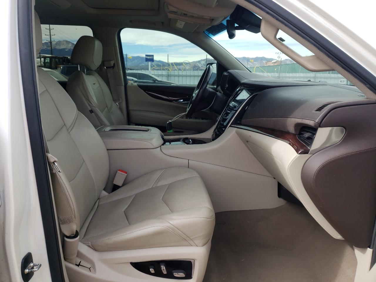 Photo 5 from auction – 2015 CADILLAC ESCALADE P with VIN 1GYS4NKJ2FR554395