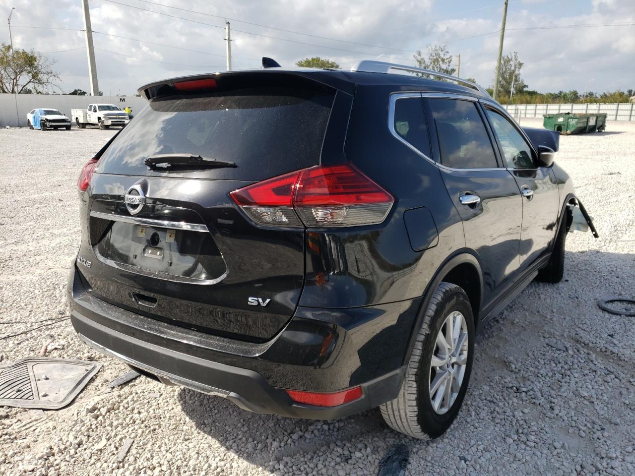 Photo 4 from auction – 2017 NISSAN ROGUE S with VIN KNMAT2MT9HP586745
