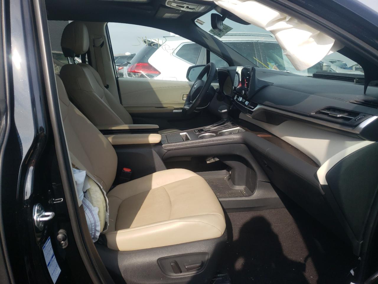 Photo 5 from auction – 2021 TOYOTA SIENNA XLE with VIN 5TDYSKFC0MS016499
