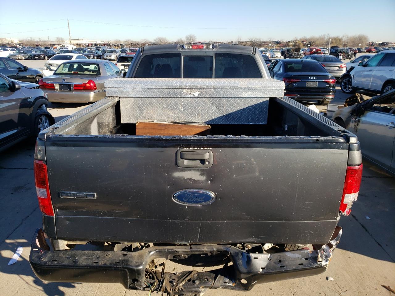صورة رقم 6 من المزاد - 2004 FORD F150 مع VIN 1FTRF12W94NC57597