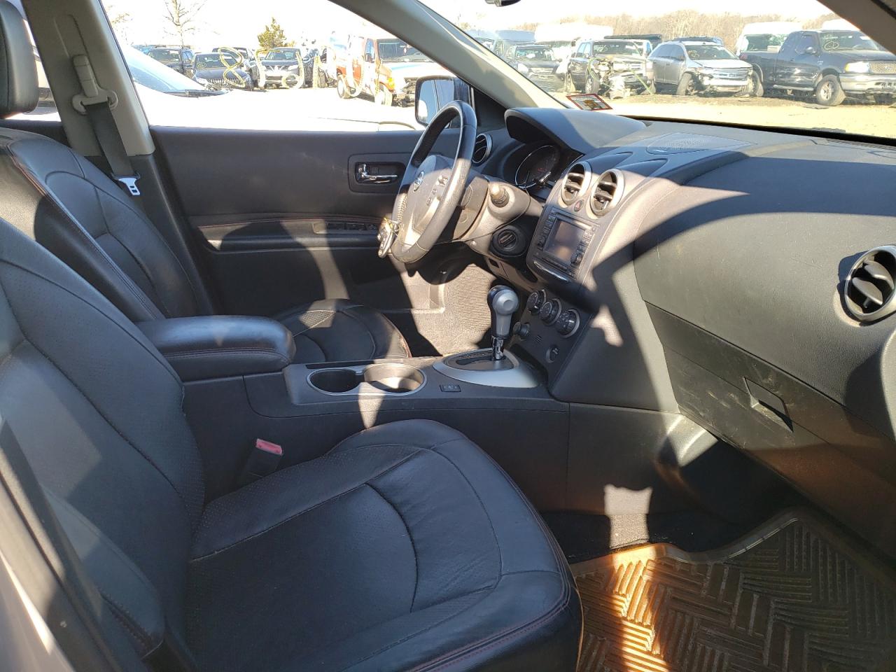 Photo 5 from auction – 2011 NISSAN ROGUE S with VIN JN8AS5MV0BW672789