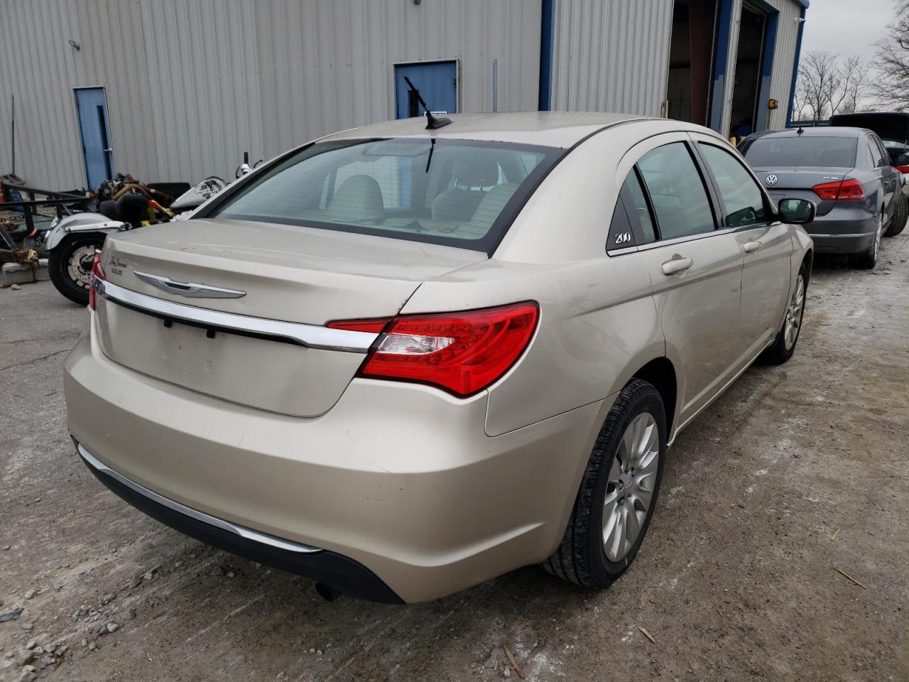 Photo 4 from auction – 2014 CHRYSLER 200 LX with VIN 1C3CCBAB0EN206238