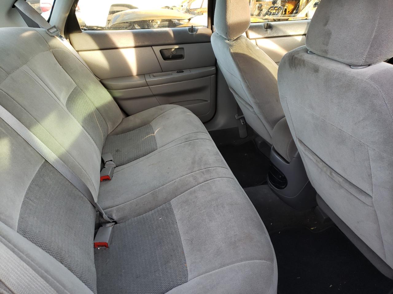 Photo 6 from auction – 2007 FORD TAURUS SE with VIN 1FAFP53U77A163739
