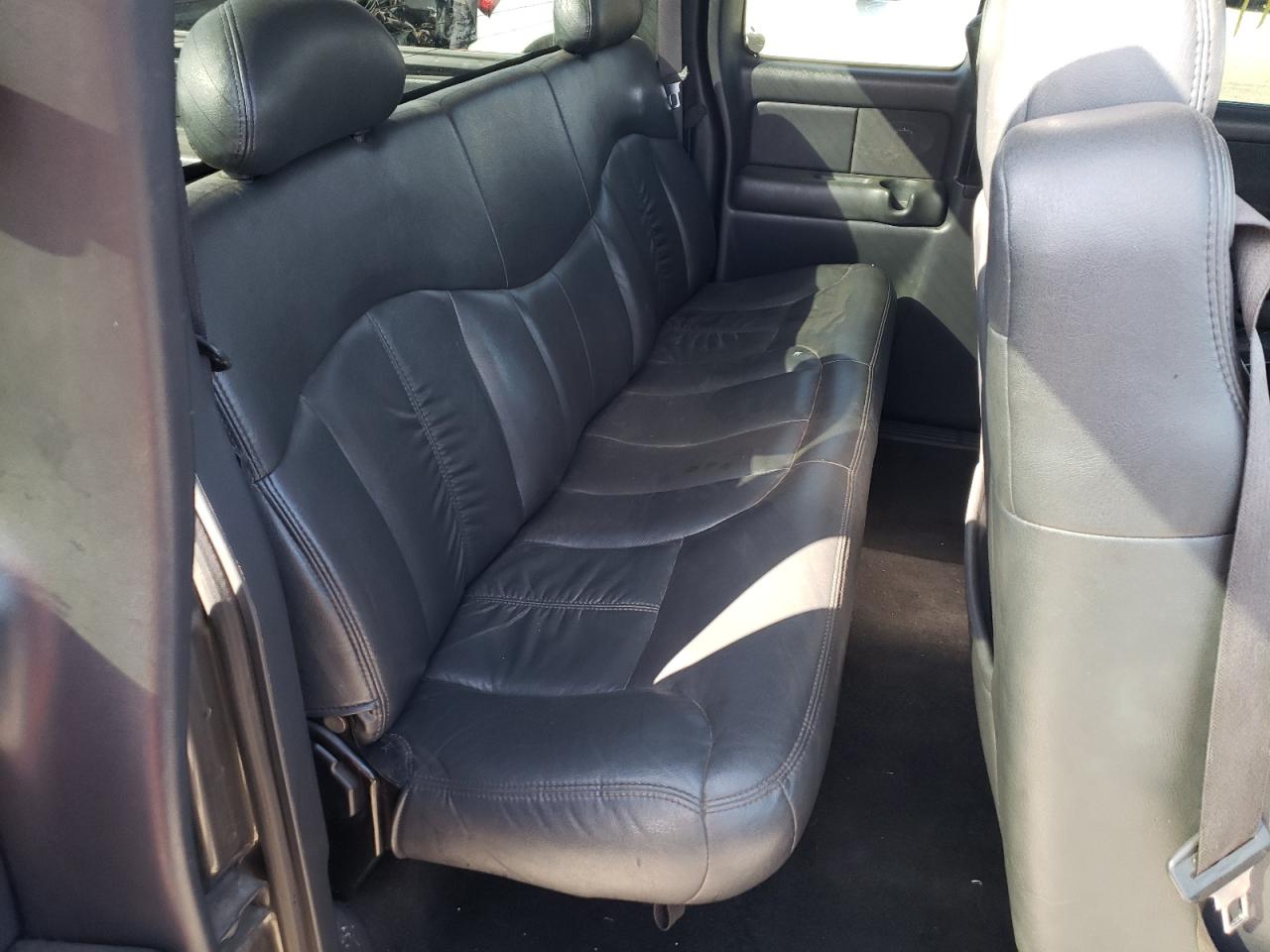 Photo 6 from auction – 2000 CHEVROLET SILVERADO with VIN 2GCEC19T7Y1404428