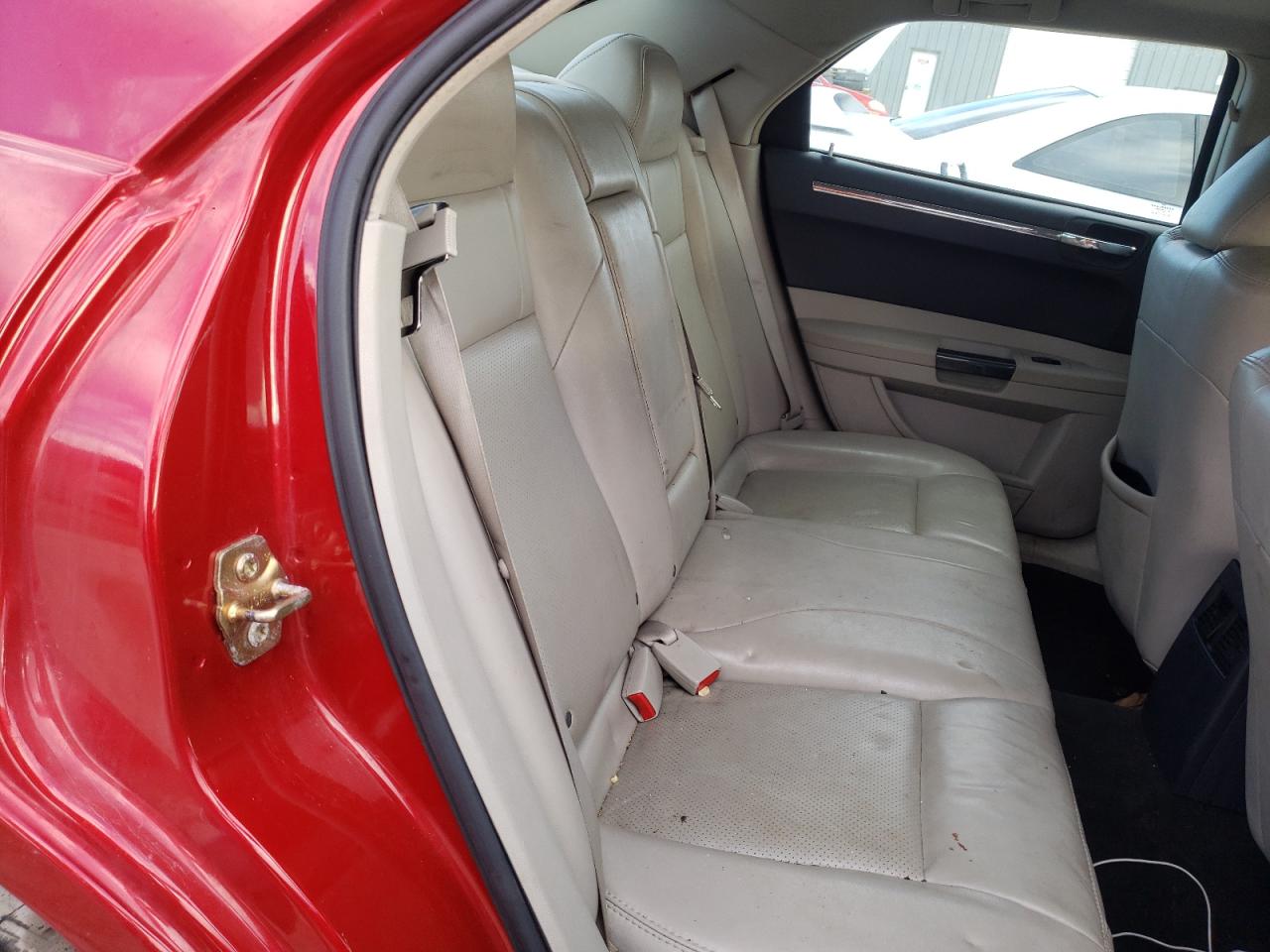 Photo 6 from auction – 2006 CHRYSLER 300C with VIN 2C3KA63H76H420891