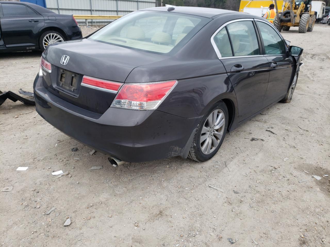 Photo 4 from auction – 2011 HONDA ACCORD EXL with VIN 1HGCP2F83BA077154