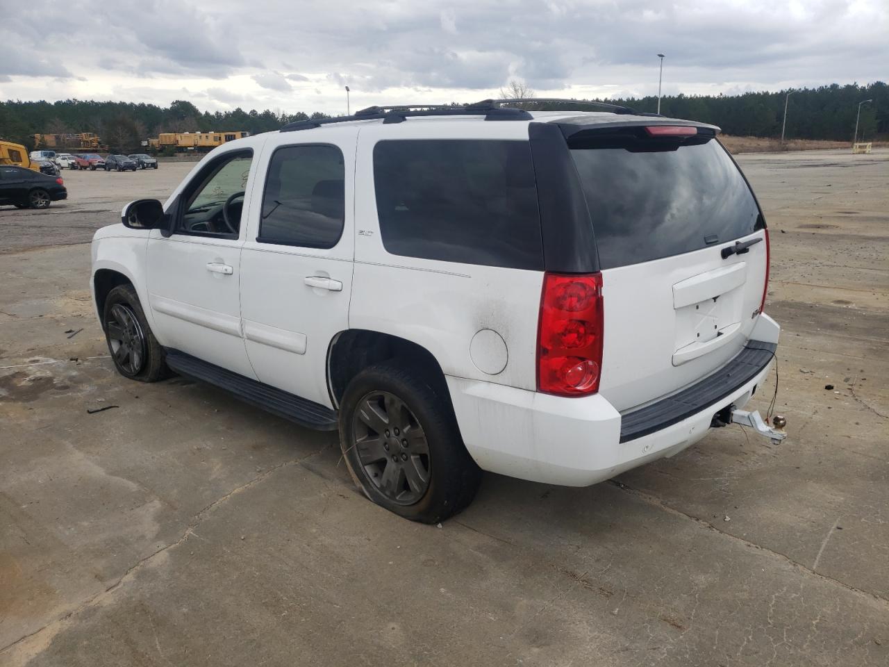 Photo 3 from auction – 2008 GMC YUKON with VIN 1GKFC13048R111441