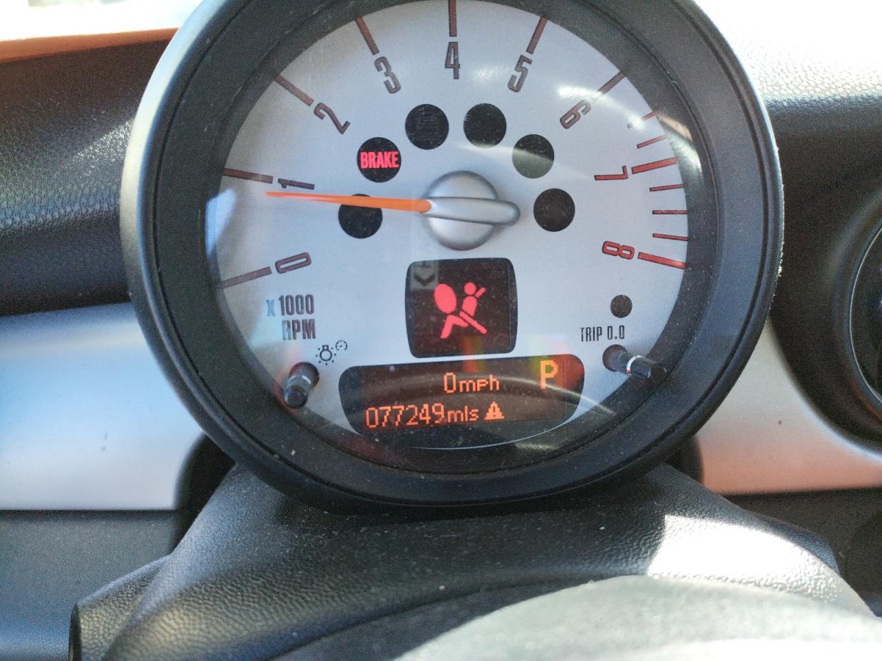 Photo 8 from auction – 2011 MINI COOPER with VIN WMWSU3C58BT252504