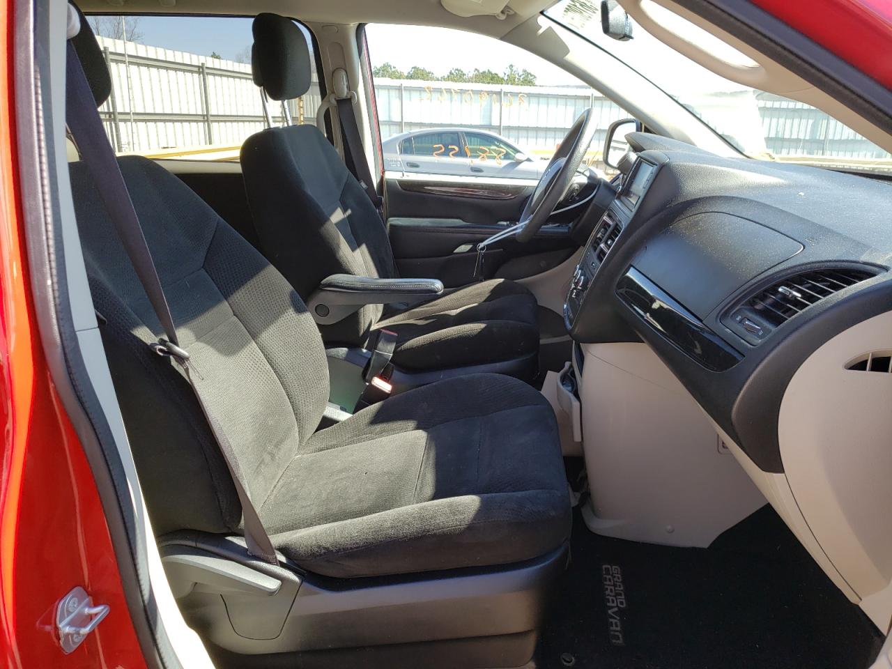 Photo 5 from auction – 2015 DODGE GRAND CARA with VIN 2C4RDGBG7FR617263