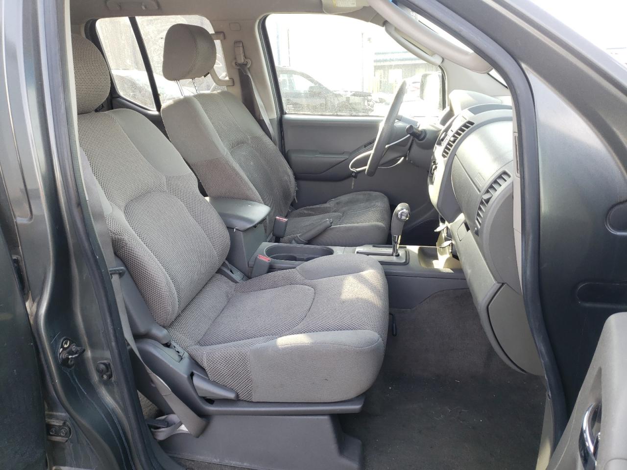 Photo 5 from auction – 2005 NISSAN FRONTIER C with VIN 1N6AD07U55C461506