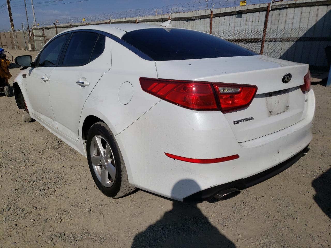 Photo 3 from auction – 2015 KIA OPTIMA LX with VIN 5XXGM4A76FG385416
