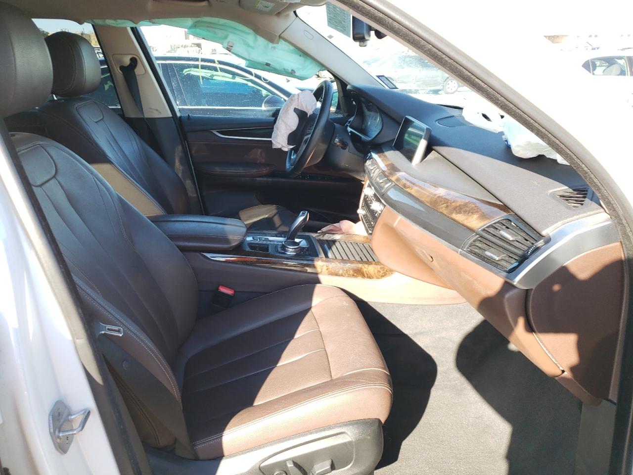 Photo 5 from auction – 2015 BMW X5 SDRIVE3 with VIN 5UXKR2C57F0H40091