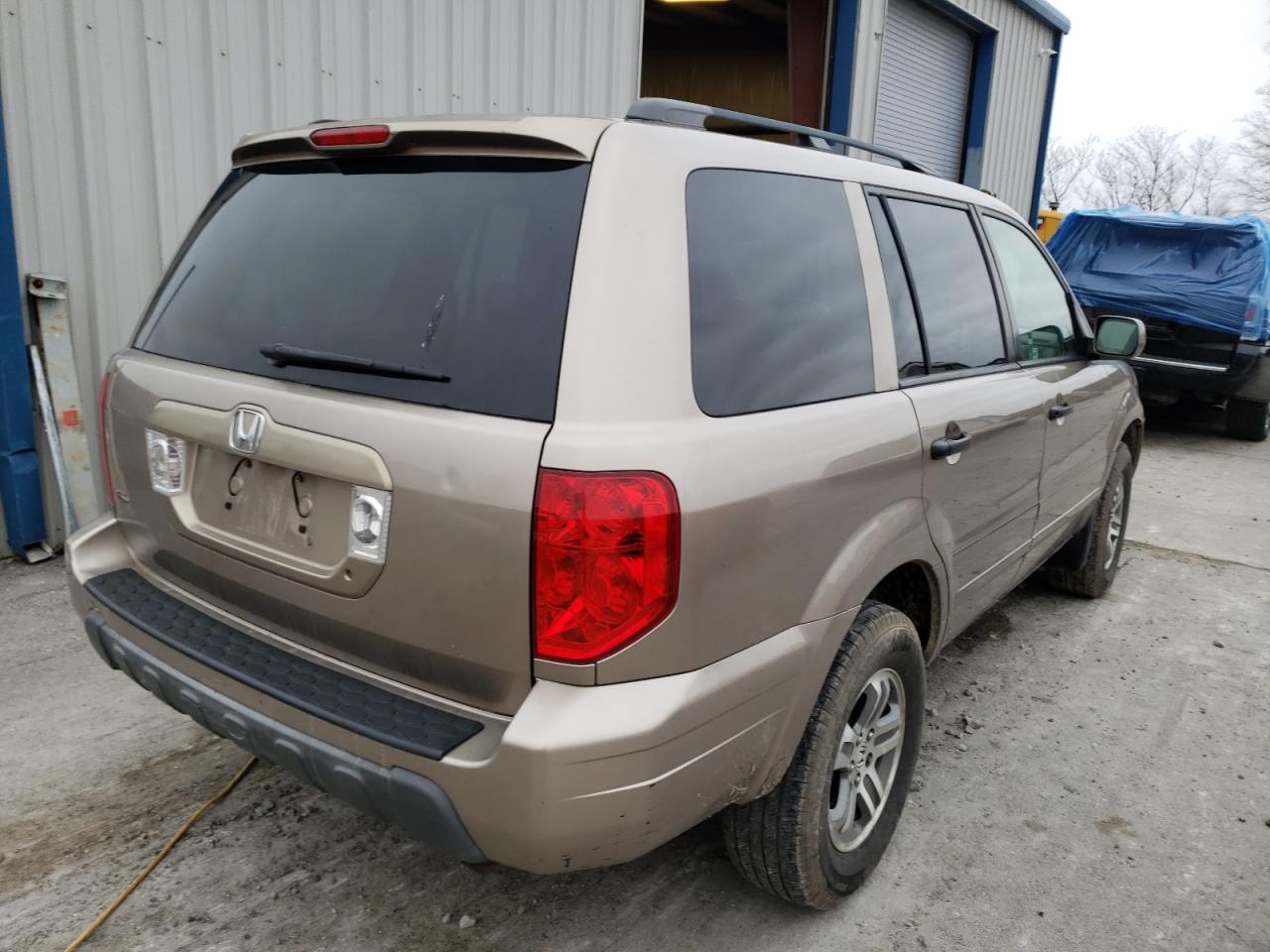 Photo 4 from auction – 2004 HONDA PILOT EXL with VIN 2HKYF18534H583566