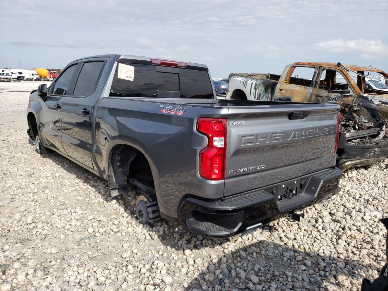 Photo 3 from auction – 2021 CHEVROLET SILVERADO with VIN 3GCPYFED9MG260162