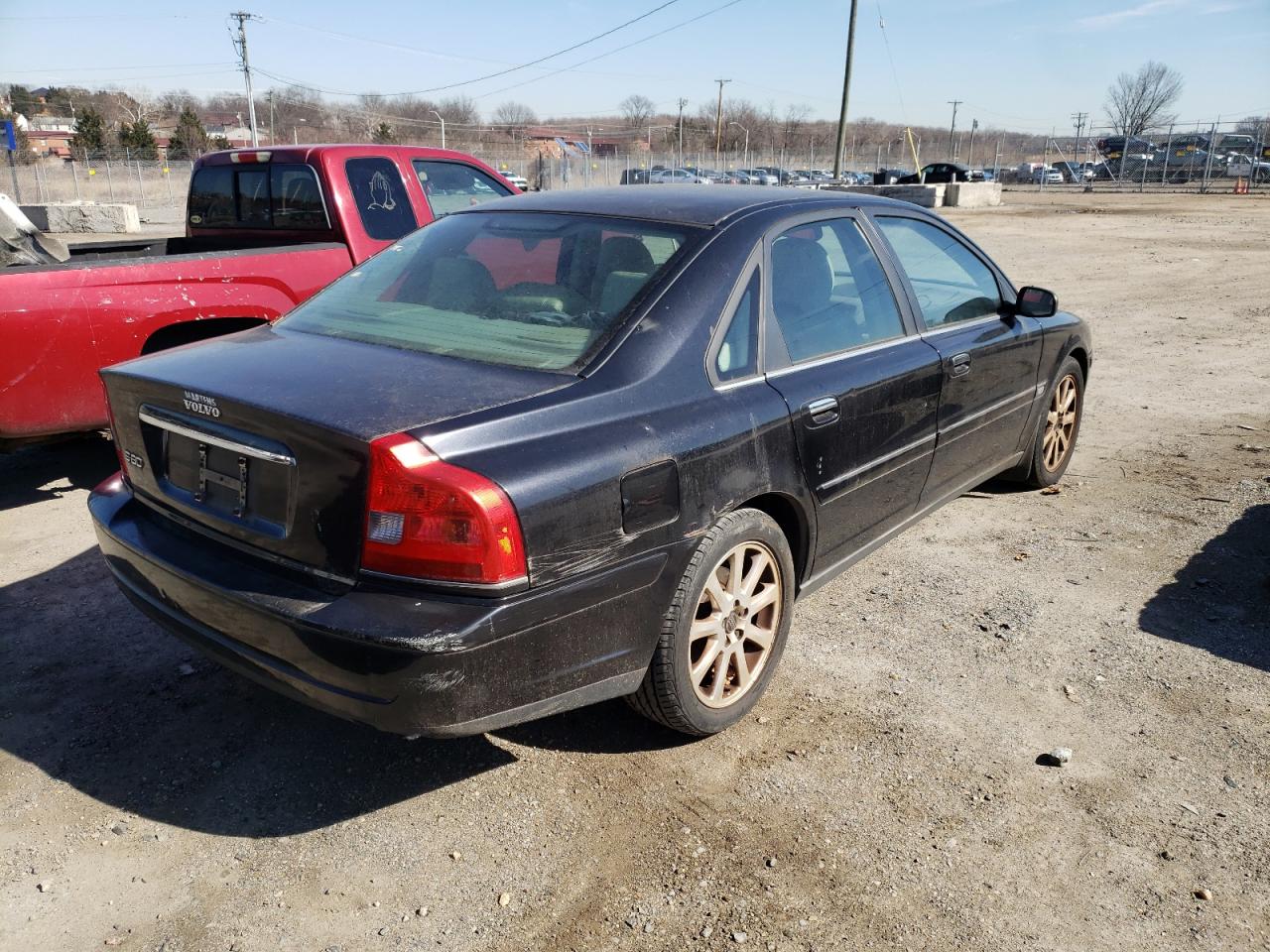 Photo 4 from auction – 2004 VOLVO S80 2.5T with VIN YV1TS59H741370174